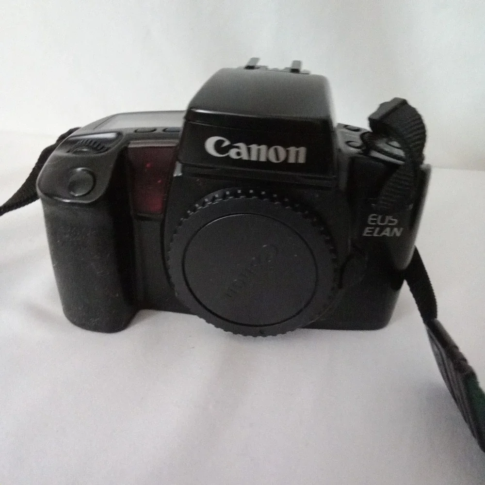 Canon EOS Elan 35mm SLR Film Camera Body with Strap and Cap Black Vintage